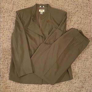 Talbots Stretch Zip Up Suit size 14W Taupe/Olive